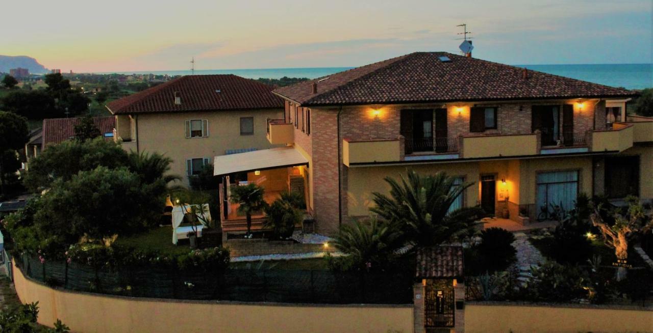 Antigua B&B ポルト・ポテンツァ・ピチェーナ エクステリア 写真